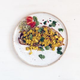 Vegan scrambled tofu